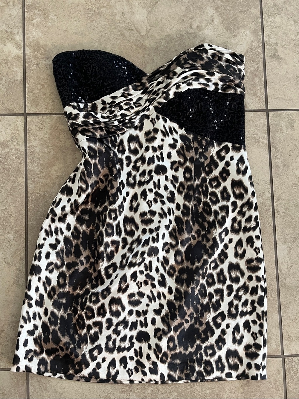 Hailey Logan by Adrianna papell leopard cheetah dress anima print sequin